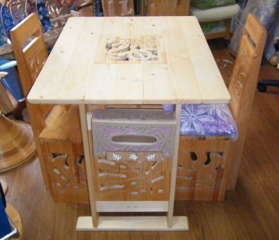 ハワイアン風テーブル　NO-1ハンドメイド800×620×700mmサイドにティッシュボックスを取り付ける事ができます。