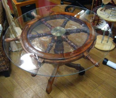 ガラステーブル船舵を利用したテーブルです。  ＜販売済み＞